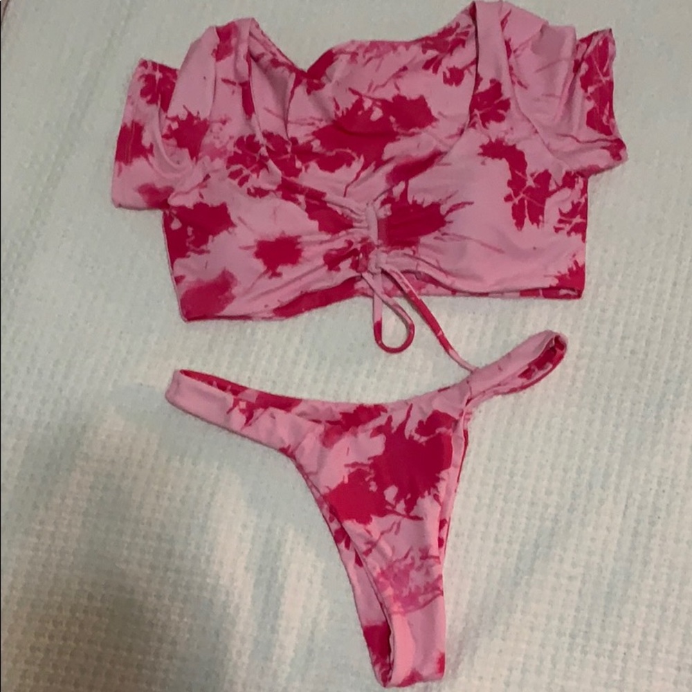 NWOT Tie Dye Sunny Bunny Bikini